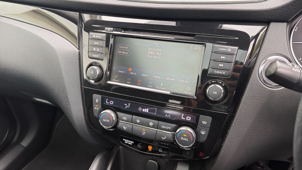 Nissan Qashqai 1.3 DiG-T N-Connecta 5dr Petrol Hatchback - Image 12