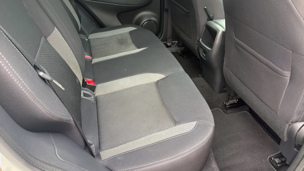 Nissan Qashqai 1.3 DiG-T N-Connecta 5dr Petrol Hatchback - Image 16