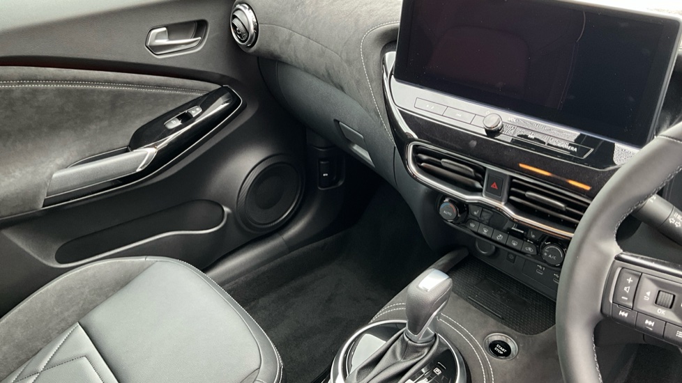Nissan Juke 1.6 Hybrid Tekna+ 5dr Auto Hybrid Hatchback - Image 14