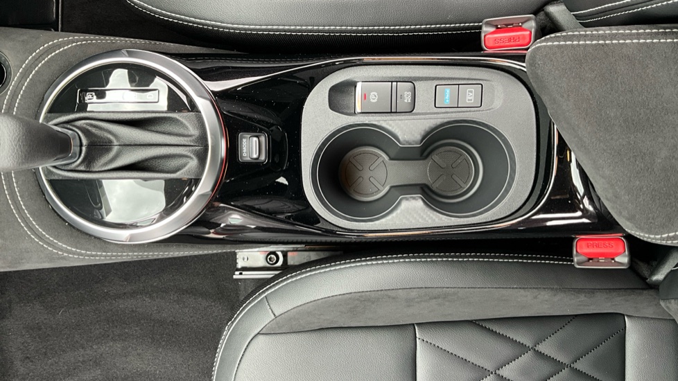 Nissan Juke 1.6 Hybrid Tekna+ 5dr Auto Hybrid Hatchback - Image 24