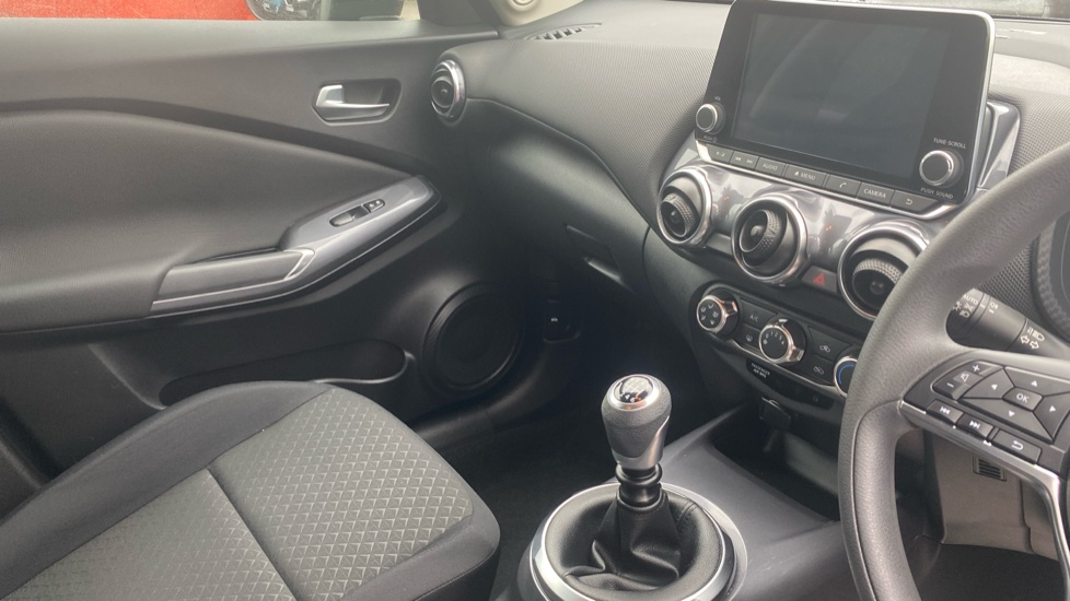 Nissan Juke 1.0 DiG-T 114 Acenta 5dr Petrol Hatchback - Image 14