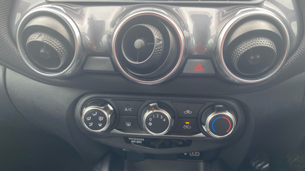 Nissan Juke 1.0 DiG-T 114 Acenta 5dr Petrol Hatchback - Image 32