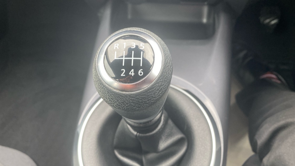 Nissan Juke 1.0 DiG-T 114 Acenta 5dr Petrol Hatchback - Image 33
