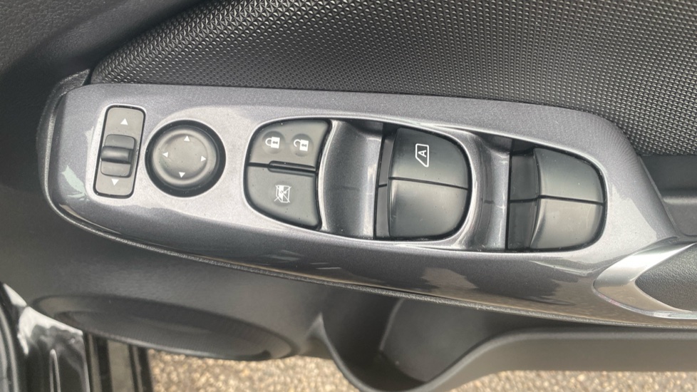 Nissan Juke 1.0 DiG-T 114 Acenta 5dr Petrol Hatchback - Image 37