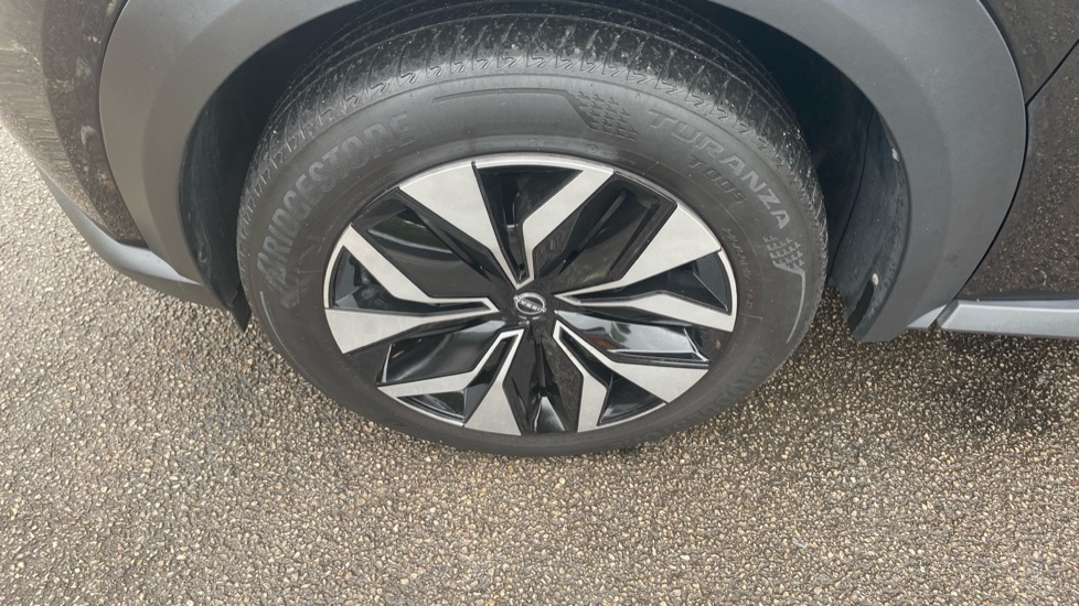Nissan Juke 1.0 DiG-T 114 Acenta 5dr Petrol Hatchback - Image 39