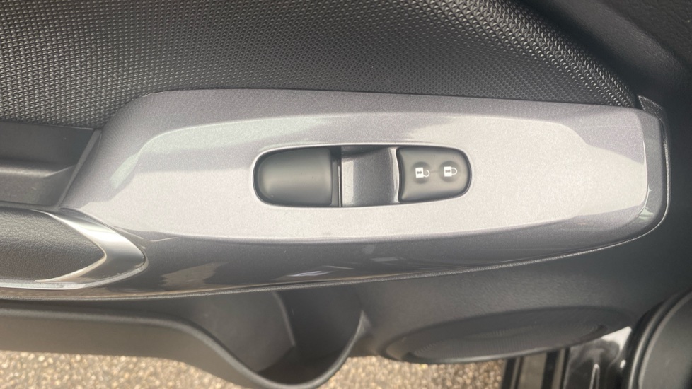 Nissan Juke 1.0 DiG-T 114 Acenta 5dr Petrol Hatchback - Image 40