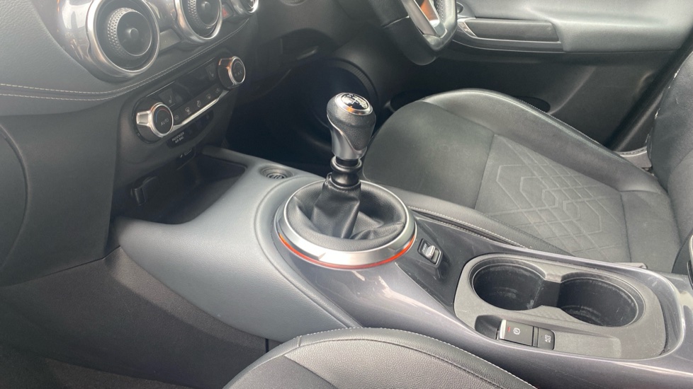 Nissan Juke 1.0 DiG-T 114 Tekna 5dr Petrol Hatchback - Image 13