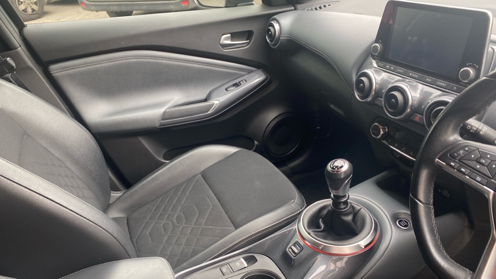 Nissan Juke 1.0 DiG-T 114 Tekna 5dr Petrol Hatchback - Image 14
