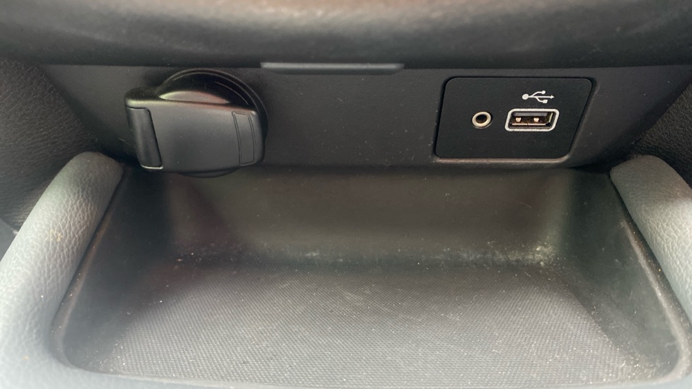 Nissan Juke 1.0 DiG-T 114 Tekna 5dr Petrol Hatchback - Image 34