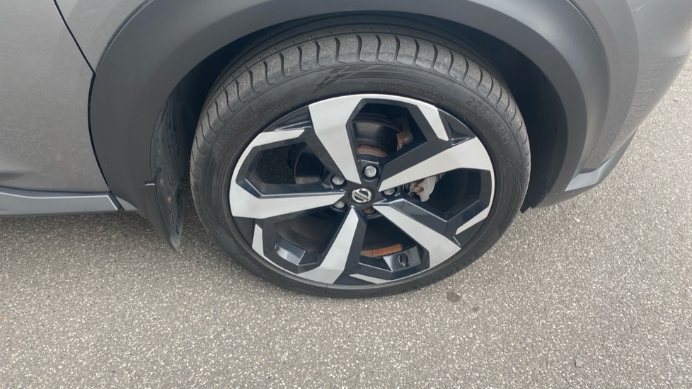 Nissan Juke 1.0 DiG-T 114 Tekna 5dr Petrol Hatchback - Image 37