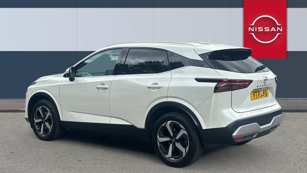 Nissan Qashqai 1.3 DiG-T MH 158 Premiere Edition 5dr Xtronic Petrol Hatchback - Image 2