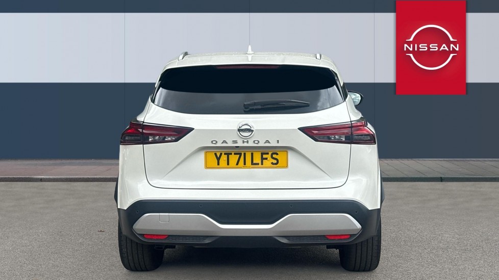 Nissan Qashqai 1.3 DiG-T MH 158 Premiere Edition 5dr Xtronic Petrol Hatchback - Image 6
