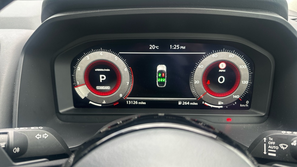 Nissan Qashqai 1.3 DiG-T MH 158 Premiere Edition 5dr Xtronic Petrol Hatchback - Image 18