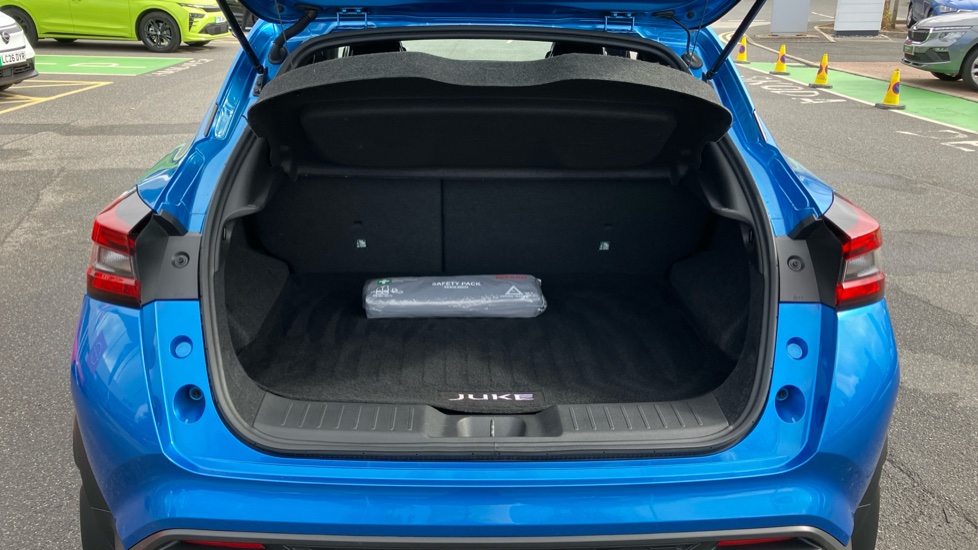 Nissan Juke 1.0 DiG-T 114 Tekna 5dr Petrol Hatchback - Image 4