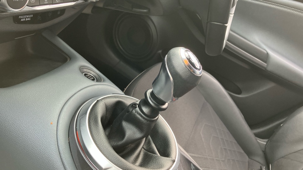 Nissan Juke 1.0 DiG-T 114 Tekna 5dr Petrol Hatchback - Image 13