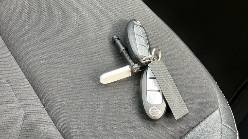 Nissan Juke 1.0 DiG-T 114 Tekna 5dr Petrol Hatchback - Image 20