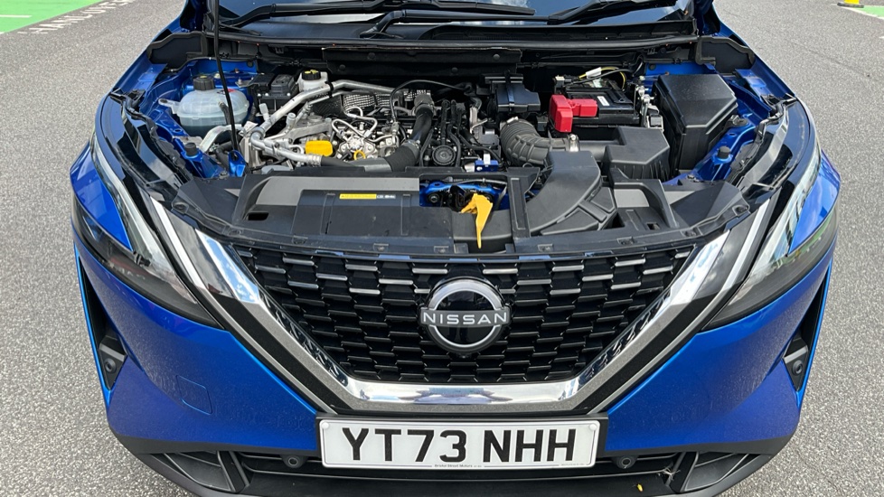 Nissan Qashqai 1.3 DiG-T MH 158 N-Connecta 5dr Petrol Hatchback - Image 8