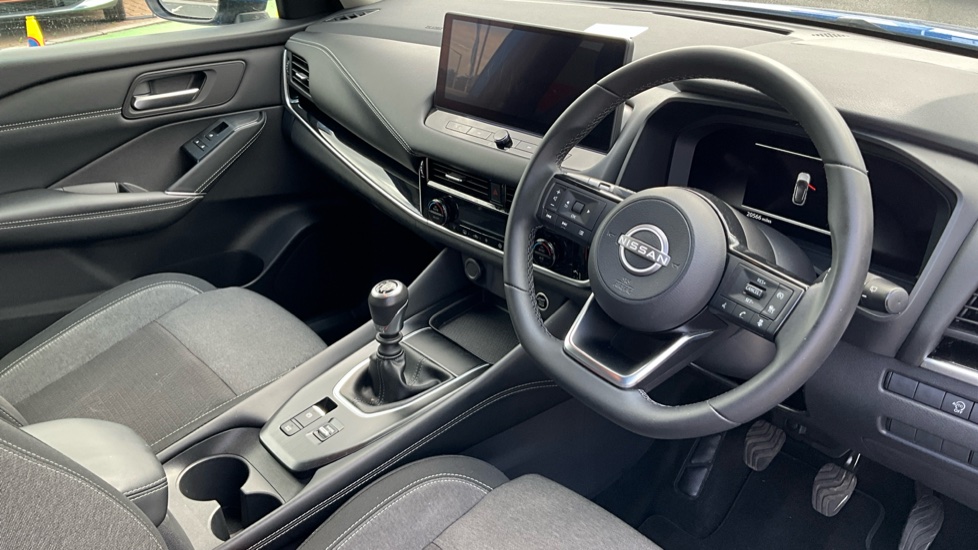Nissan Qashqai 1.3 DiG-T MH 158 N-Connecta 5dr Petrol Hatchback - Image 11