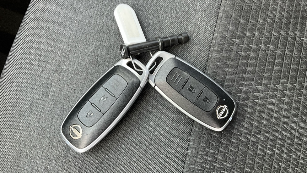 Nissan Qashqai 1.3 DiG-T MH 158 N-Connecta 5dr Petrol Hatchback - Image 20