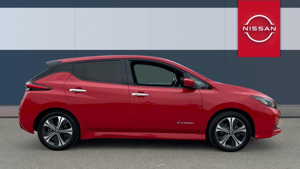 Nissan LEAF 110kW Tekna 40kWh 5dr Auto Electric Hatchback - Image 5
