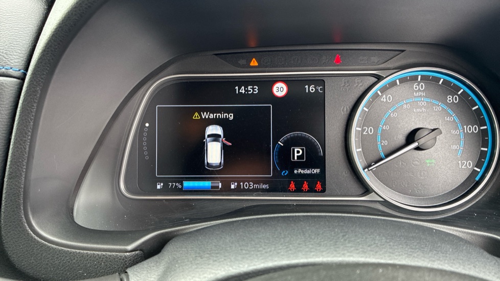 Nissan LEAF 110kW Tekna 40kWh 5dr Auto Electric Hatchback - Image 18