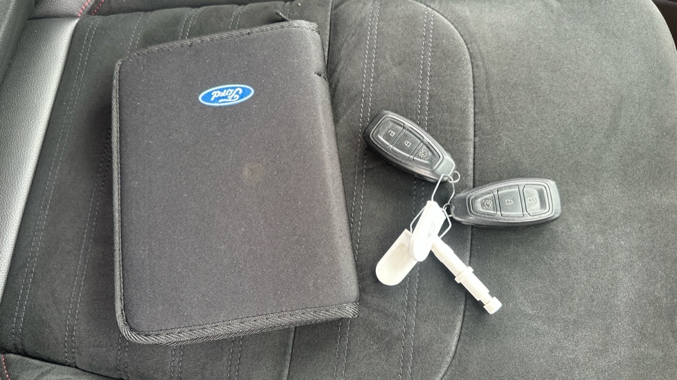 Ford Kuga 2.0 TDCi ST-Line 5dr 2WD Diesel Estate - Image 19