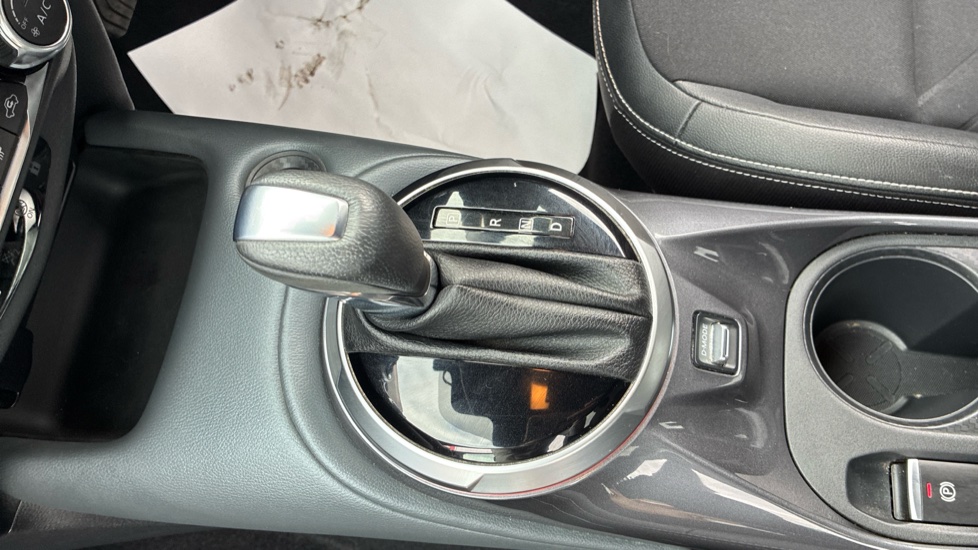 Nissan Juke 1.0 DiG-T Tekna 5dr DCT Petrol Hatchback - Image 13