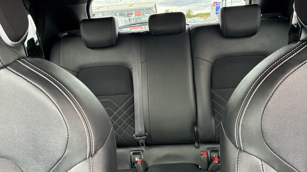 Nissan Juke 1.0 DiG-T Tekna 5dr DCT Petrol Hatchback - Image 15