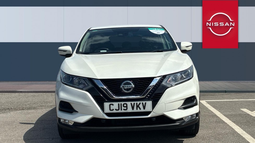Nissan Qashqai 1.3 DiG-T Acenta Premium 5dr Petrol Hatchback - Image 3
