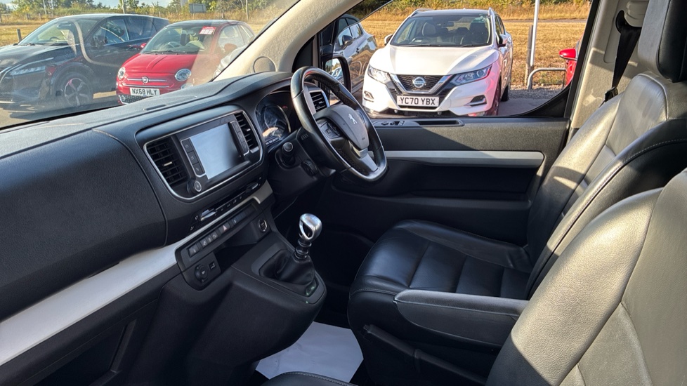 Peugeot Traveller 2.0 BlueHDi 150 Business VIP Standard 5dr Diesel Estate - Image 9
