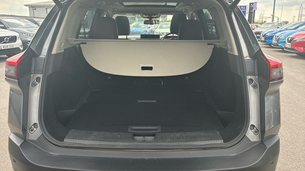Nissan X-Trail 1.5 E-Power E-4orce 213 Tekna 5dr Auto Hybrid Station Wagon - Image 4