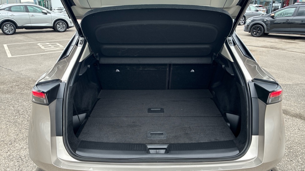 Nissan ARIYA 160kW Advance 63kWh 22kWCh 5dr Auto Electric Hatchback - Image 4