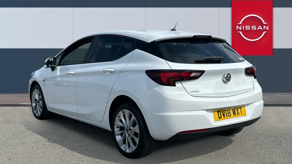 Vauxhall Astra 1.4i 16V Design 5dr Petrol Hatchback - Image 2