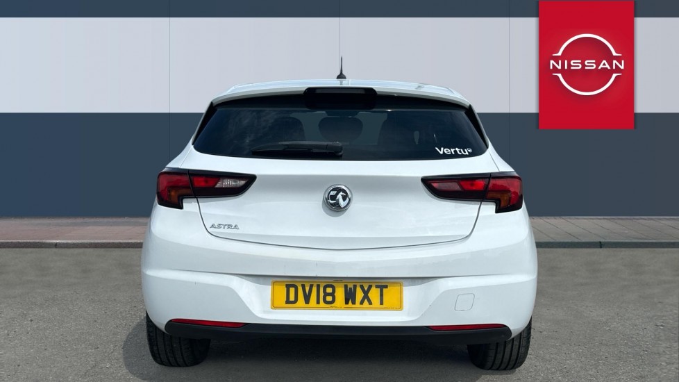 Vauxhall Astra 1.4i 16V Design 5dr Petrol Hatchback - Image 6