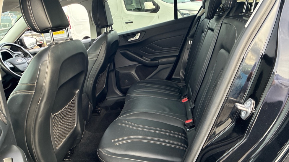 Ford Focus Vignale 2.0 EcoBlue Active X 5dr Auto Diesel Hatchback - Image 16