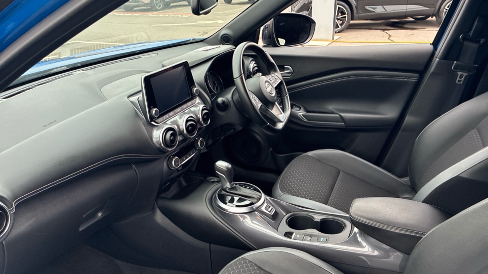 Nissan Juke 1.6 Hybrid N-Connecta 5dr Auto Hybrid Hatchback - Image 9
