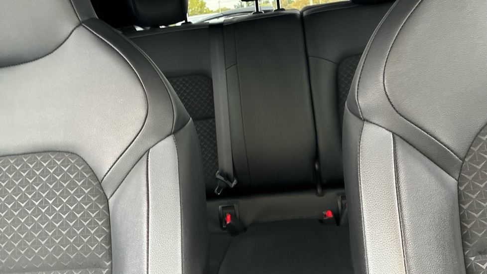 Nissan Juke 1.6 Hybrid N-Connecta 5dr Auto Hybrid Hatchback - Image 15