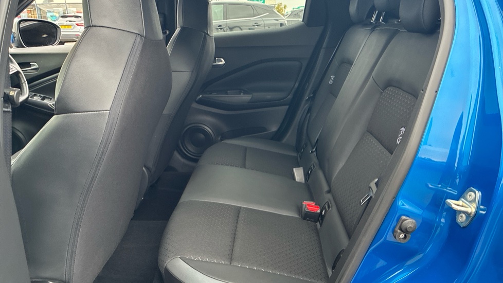 Nissan Juke 1.6 Hybrid N-Connecta 5dr Auto Hybrid Hatchback - Image 16