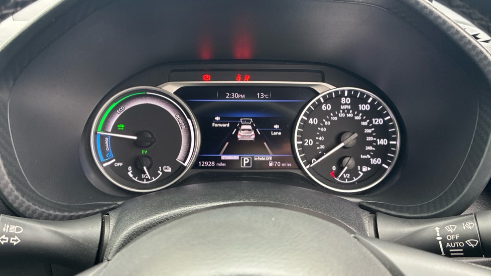 Nissan Juke 1.6 Hybrid N-Connecta 5dr Auto Hybrid Hatchback - Image 18