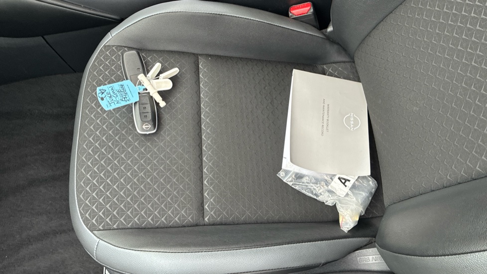 Nissan Juke 1.6 Hybrid N-Connecta 5dr Auto Hybrid Hatchback - Image 19