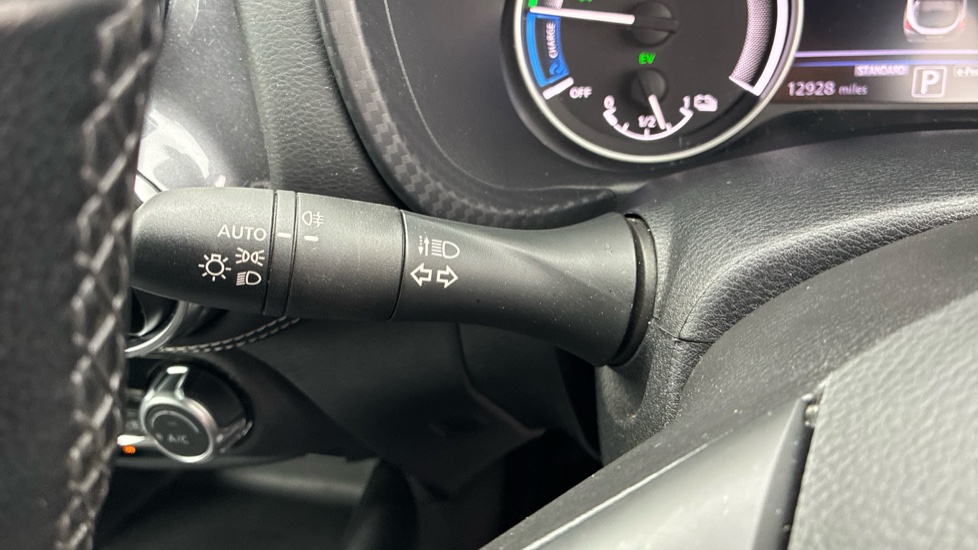 Nissan Juke 1.6 Hybrid N-Connecta 5dr Auto Hybrid Hatchback - Image 25