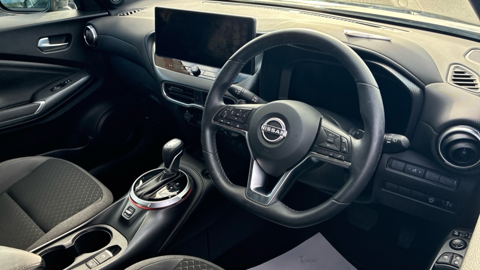 Nissan Juke 1.0 DiG-T N-Connecta 5dr DCT Petrol Hatchback - Image 11