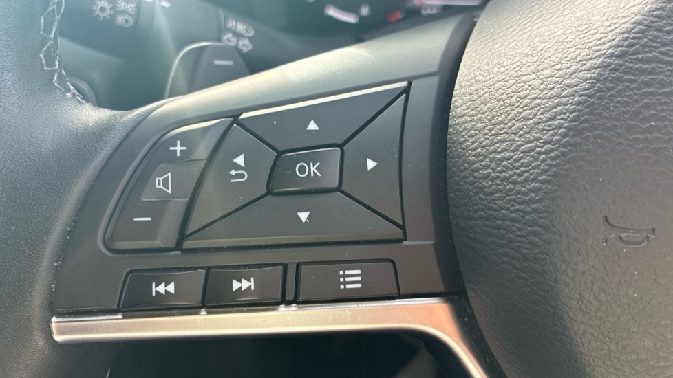 Nissan Juke 1.0 DiG-T N-Connecta 5dr DCT Petrol Hatchback - Image 23