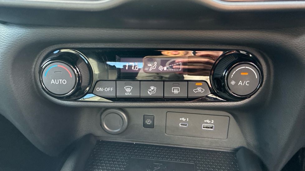 Nissan Juke 1.0 DiG-T N-Connecta 5dr DCT Petrol Hatchback - Image 24