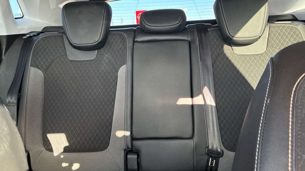 Vauxhall Grandland X 1.2 Turbo SRi Nav 5dr Petrol Hatchback - Image 15