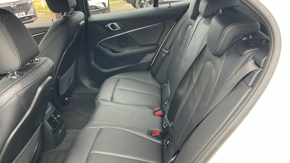 BMW 1 Series 118i [136] M Sport 5dr Petrol Hatchback - Image 16