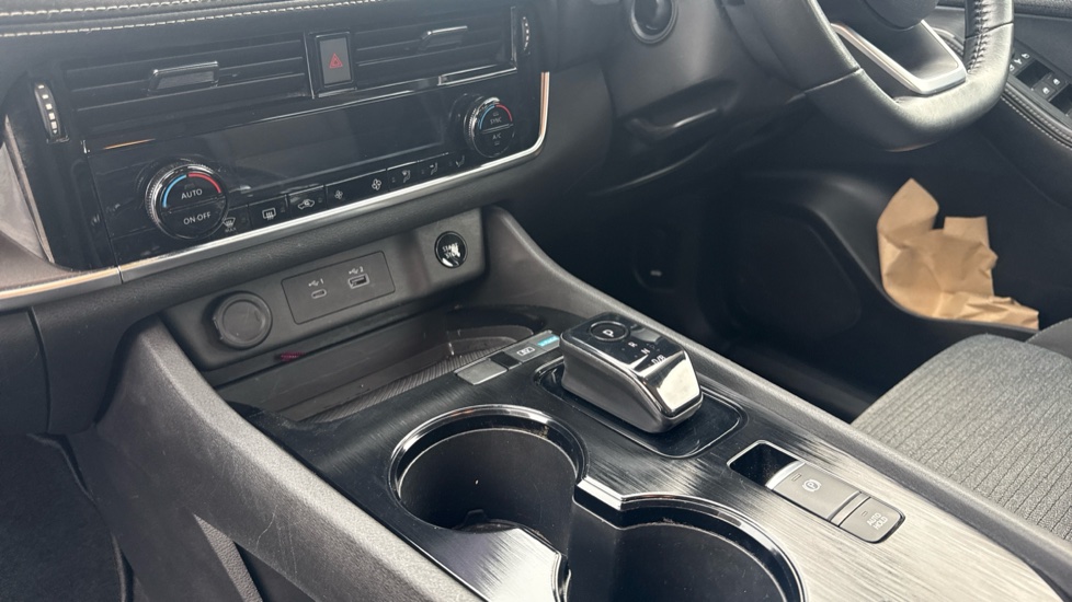 Nissan X-Trail 1.5 E-Power 204 Acenta Premium 5dr Xtronic Hybrid Station Wagon - Image 13
