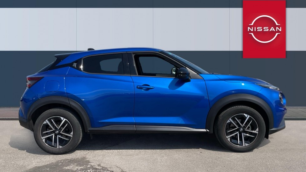 Nissan Juke 1.0 DiG-T N-Connecta 5dr DCT Petrol Hatchback - Image 5