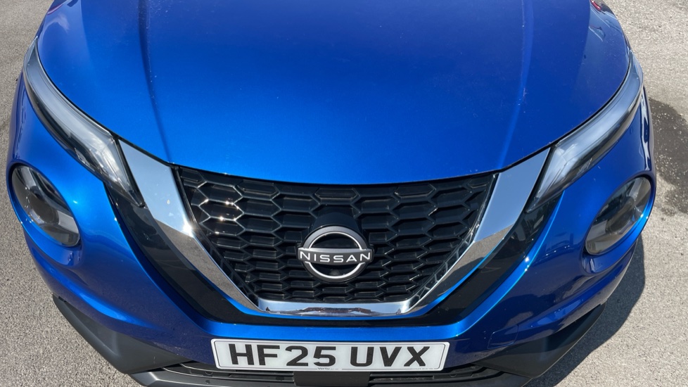 Nissan Juke 1.0 DiG-T N-Connecta 5dr DCT Petrol Hatchback - Image 8