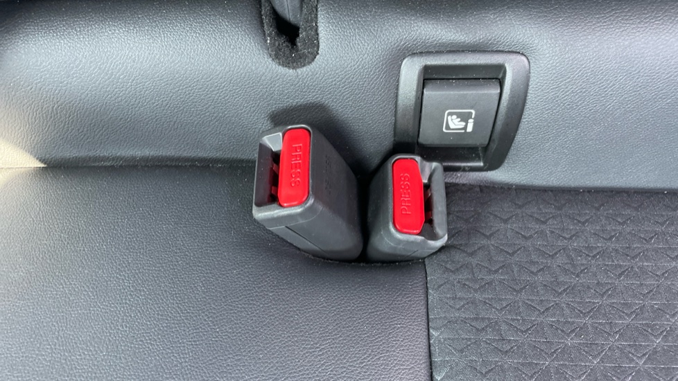 Nissan Juke 1.0 DiG-T N-Connecta 5dr DCT Petrol Hatchback - Image 17